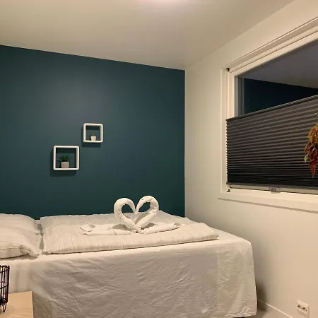 Modern Townhouse, Beautiful View + Free Parking