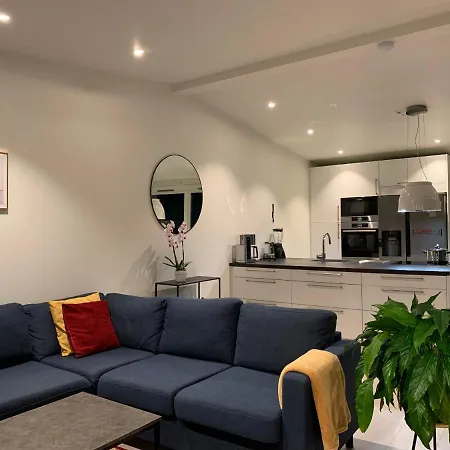 Modern Townhouse, Beautiful View + Free Parking Holiday home *